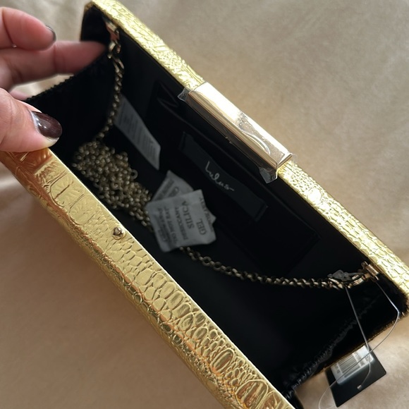 Lulus gold dress clutch with chain - Picture 3 of 4